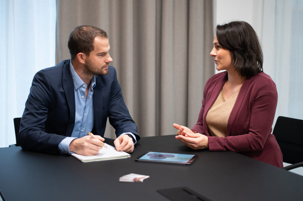 Coaching für Unternehmen und Lehrbetriebe. Lehrlinge in einem interaktiven Workshop zur Persönlichkeitsentwicklung – Förderung von Selbstvertrauen, Motivation und Eigenverantwortung.